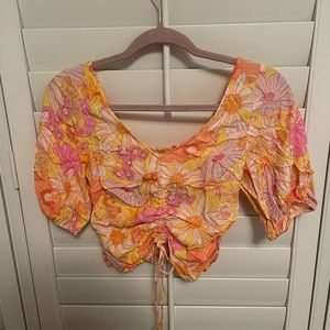 H&M floral short sleeve cinched top! Perfect for summer!